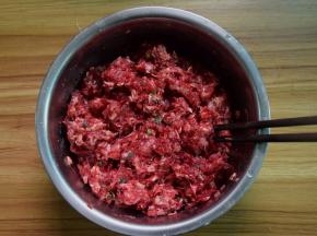 拌均匀后搅拌上劲