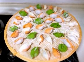 做成彩色的饺子