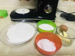 把所有食材都称好备用