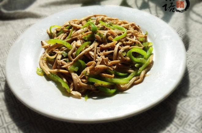 黑椒杏鲍菇尖椒丝