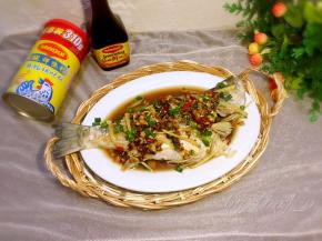 浇上热好酱汁即可食用