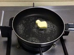 小火溶化黄油