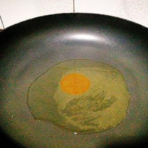 加入适量食用油