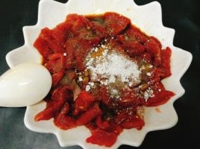 适量淀粉，胡椒粉，盐