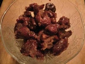 这是提前煮好的枣，（适量枣洗净，放少量水煮10分钟左右，加少量白糖拌一下）