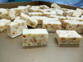 再切块，块的大小根据自己喜好来