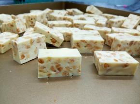 再切块，块的大小根据自己喜好来