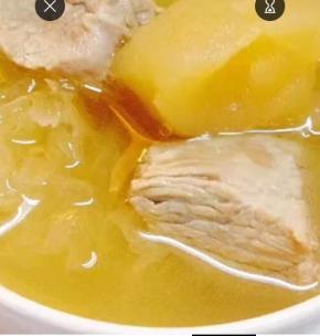 两小时后的汤水，很赞吧（这次是削皮版的，电炖锅做的）
这个汤水甜甜的，小孩子也很爱喝～