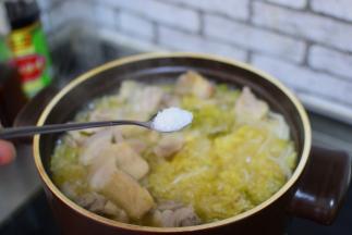 加味精，拌匀即可出锅