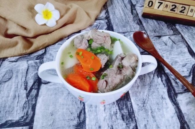胡萝卜小排汤