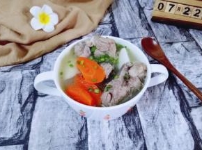 孩子最爱，三伏天食疗要格外注意，清热祛湿哦。可以适当熬一些滋补的汤。