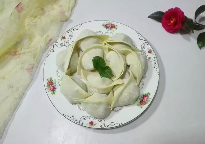 荠菜大白菜猪肉大馄饨