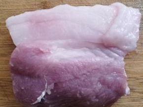 猪肉清洗干净
