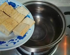 香糕放开水锅里烧开