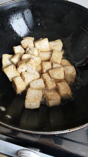 煎至两面金黄