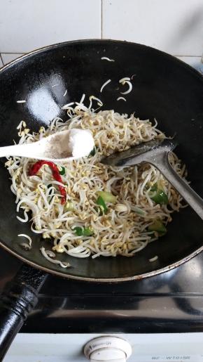 加入盐入味