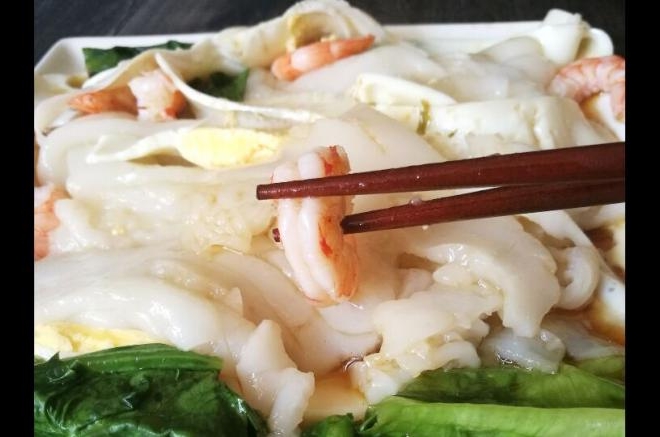 虾仁鸡蛋肠粉