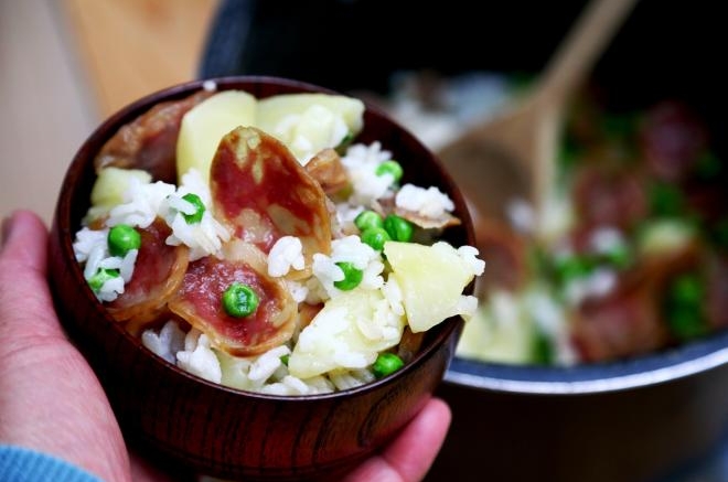 香肠土豆糙米焖饭