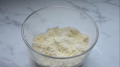 用手揉成沙砾状态