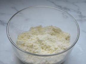 用手揉成沙砾状态