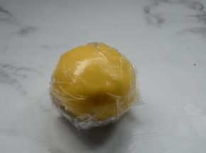 用保鲜膜包住松弛半小时