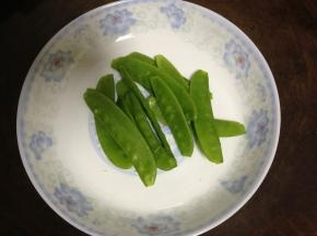 荷兰豆去老筋洗净
