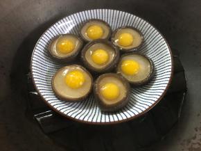 入蒸锅，水开后蒸10分钟左右。