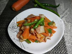 装盘，培根胡萝卜制作完成。