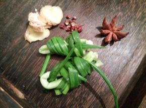 葱结，大料，生姜，花椒