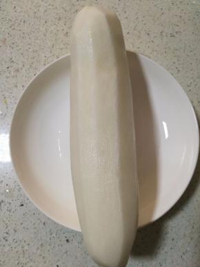 白萝卜洗净去皮