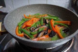 加入水淀粉收汁