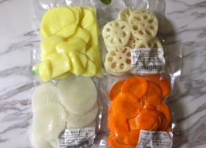 还买了食材包，这个更方便，都不用洗也不用切，打开包装就可以用了。没有食材包的话，选择自己喜欢的蔬菜洗净切块备用。