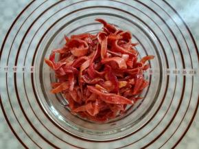 百香果皮丹取出放入保鲜盒放凉就可以吃了