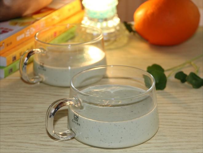 猕猴桃牛油果奶昔