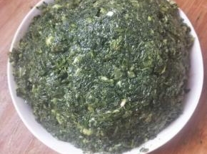 加入盐入味入盘备用