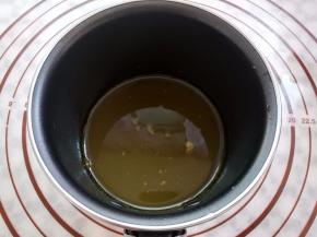 冷却后加入10克纯百香果汁备用