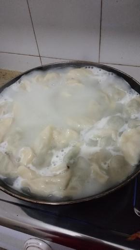 水开后开始下去饺子