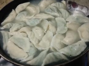 饺子全部漂浮就煮熟了