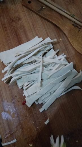 豆腐皮切丝