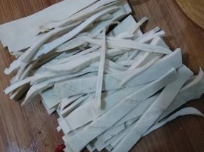 豆腐皮切丝