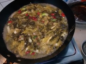 加入适量水烧开