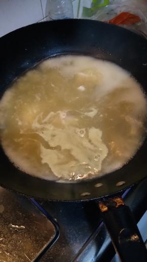 一定不能一次放入，这样鱼片会碎