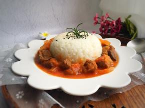 淋上番茄牛肉就OK了