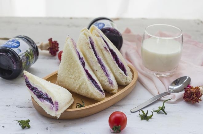 蓝莓奶酪口袋面包