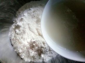 放入酵母水