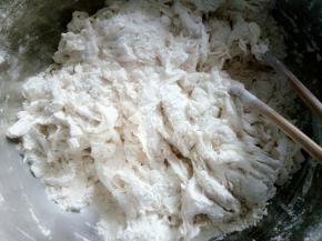 把面粉拌成絮状