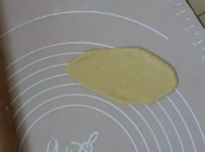 然后取一个擀面开