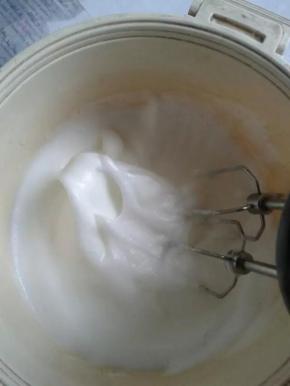 细泡时加入三分之一白糖