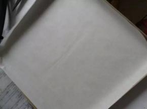 金盘放一张油纸