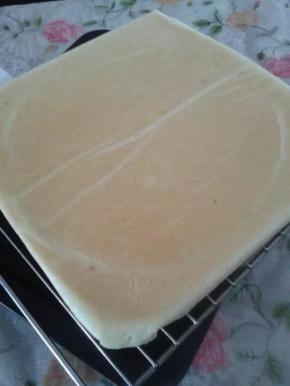 烤好后立即取出倒扣